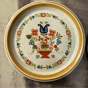 Mikasa stone manor, kissing cousins salad plate seven 7/8 inch set of 2